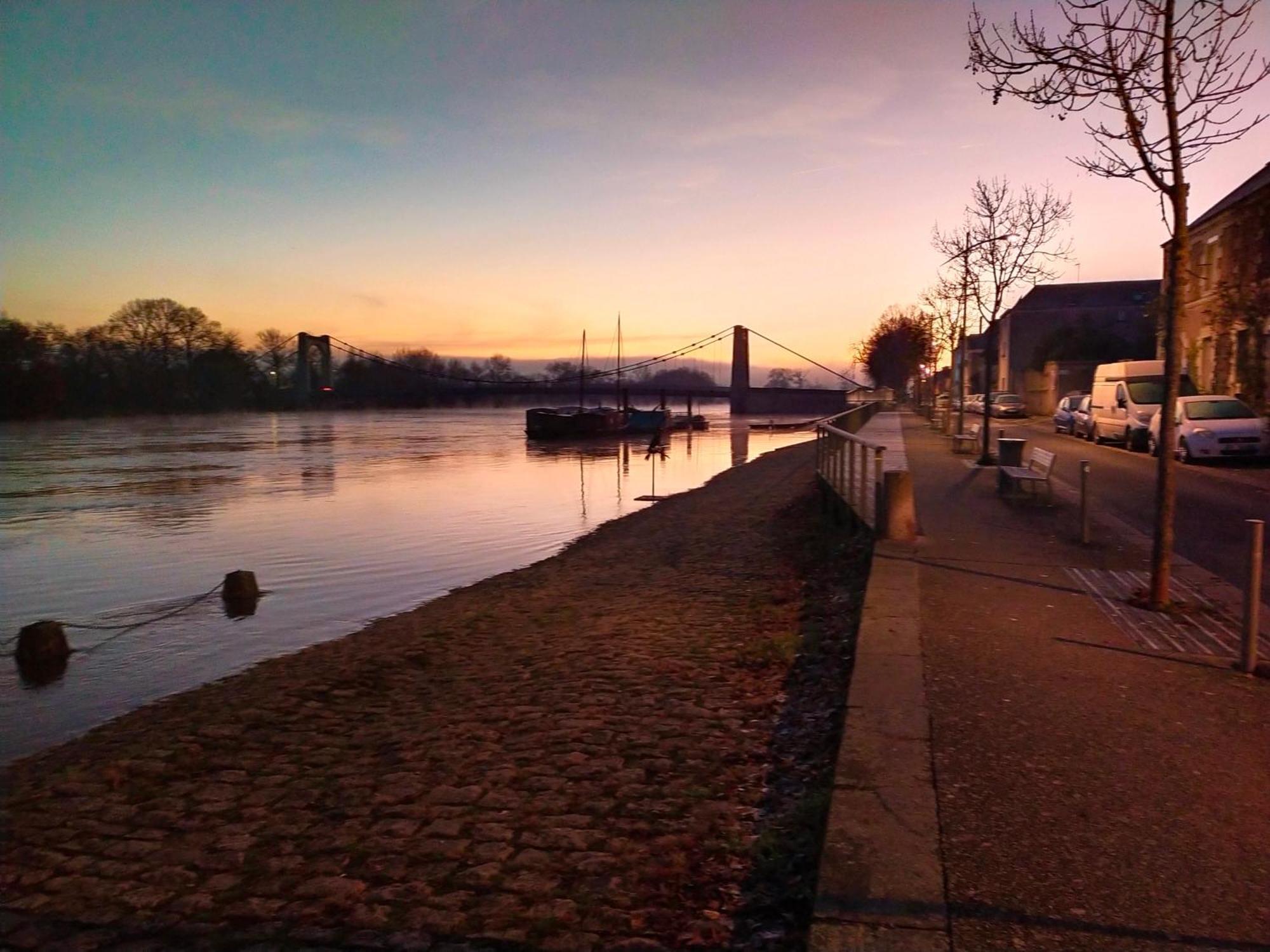 Les Balcons Sur La Loire Acomodação com café da manhã Chalonnes-sur-Loire Exterior foto